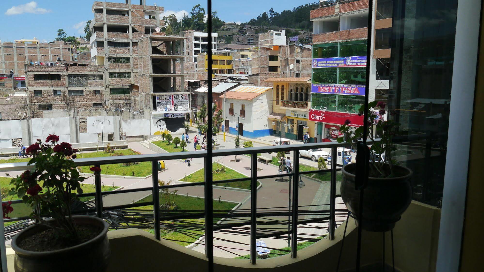 El Parque Hotel Andahuaylas Bagian luar foto