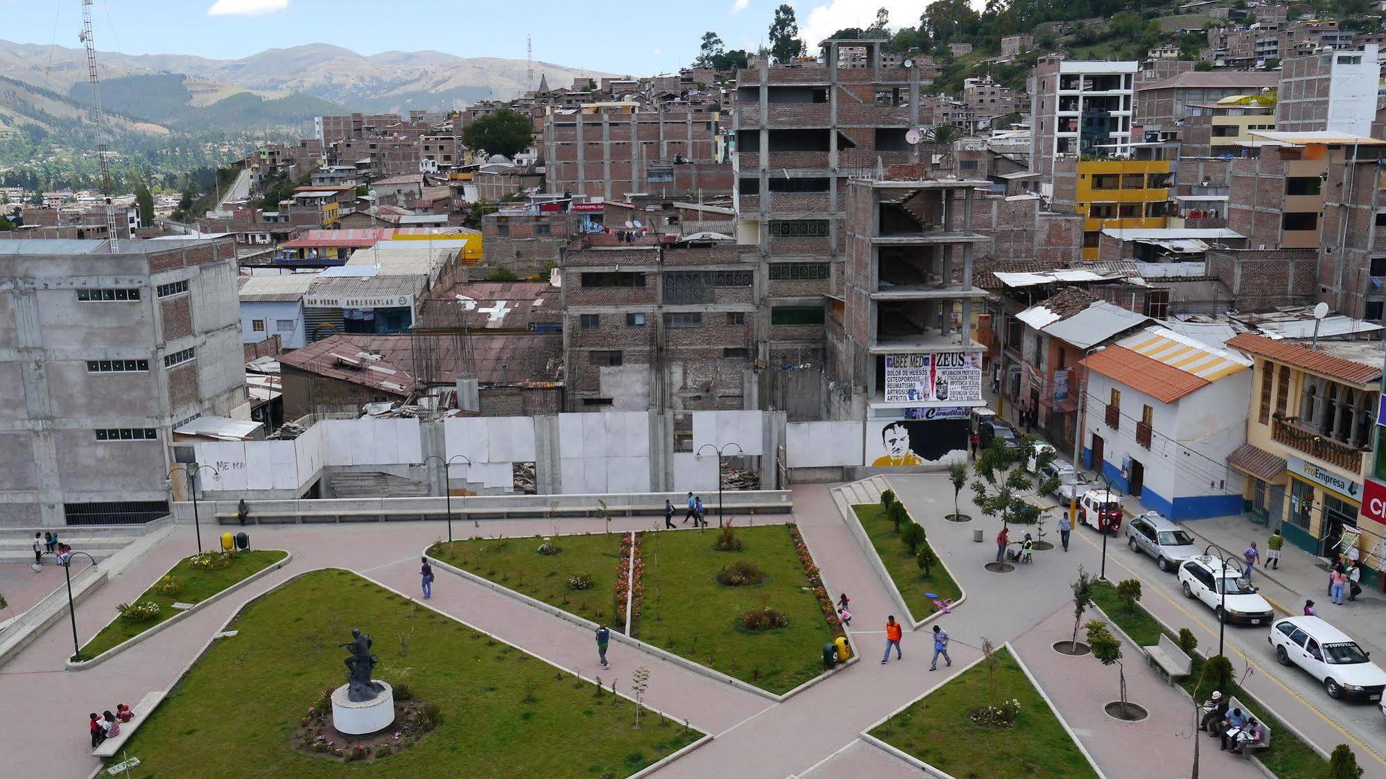 El Parque Hotel Andahuaylas Bagian luar foto